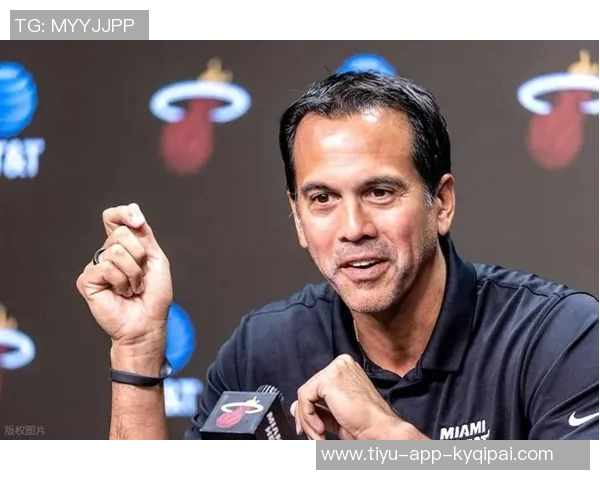 鲍威尔称赞约维奇展现真实自我期待他按风格自由发挥 鲍威尔称赞约维奇展现真实自我期待他按风格自由发挥